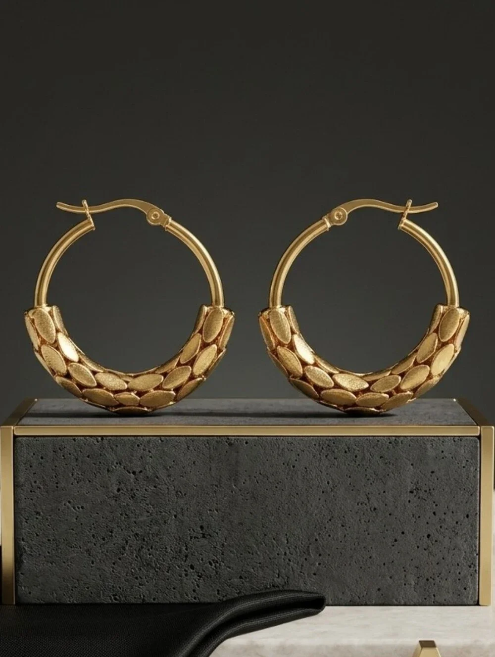 Textured Mesh Hoop Earrings 18K Gold Plated Stainless Steel Non-Tarnish Chunky